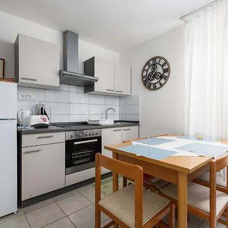 Ivana , Affordable On A Great Location Apartment *