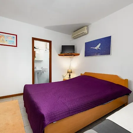 Ivana , Affordable On A Great Location Umag